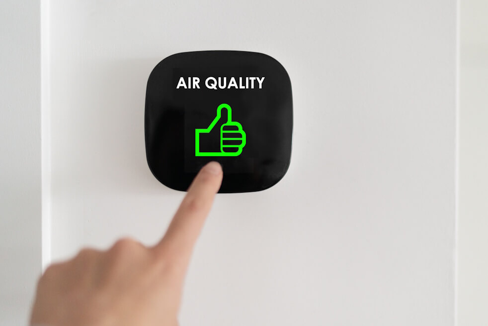 hand up to air quality button